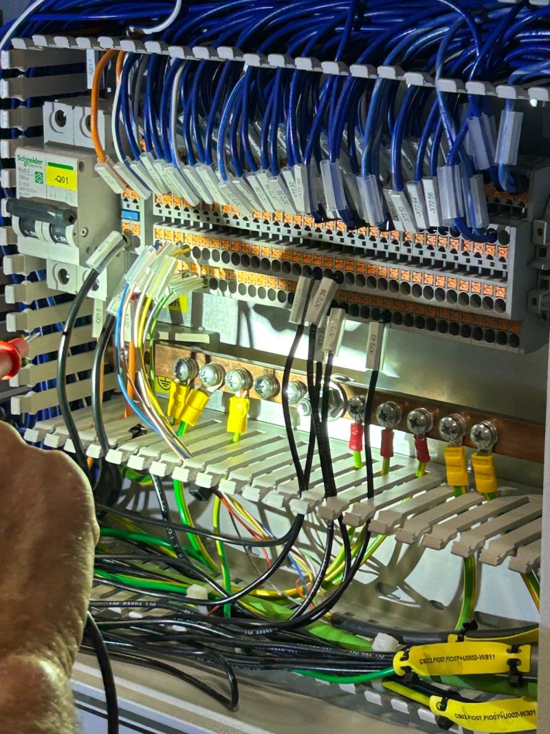 Low voltage cabling for automation